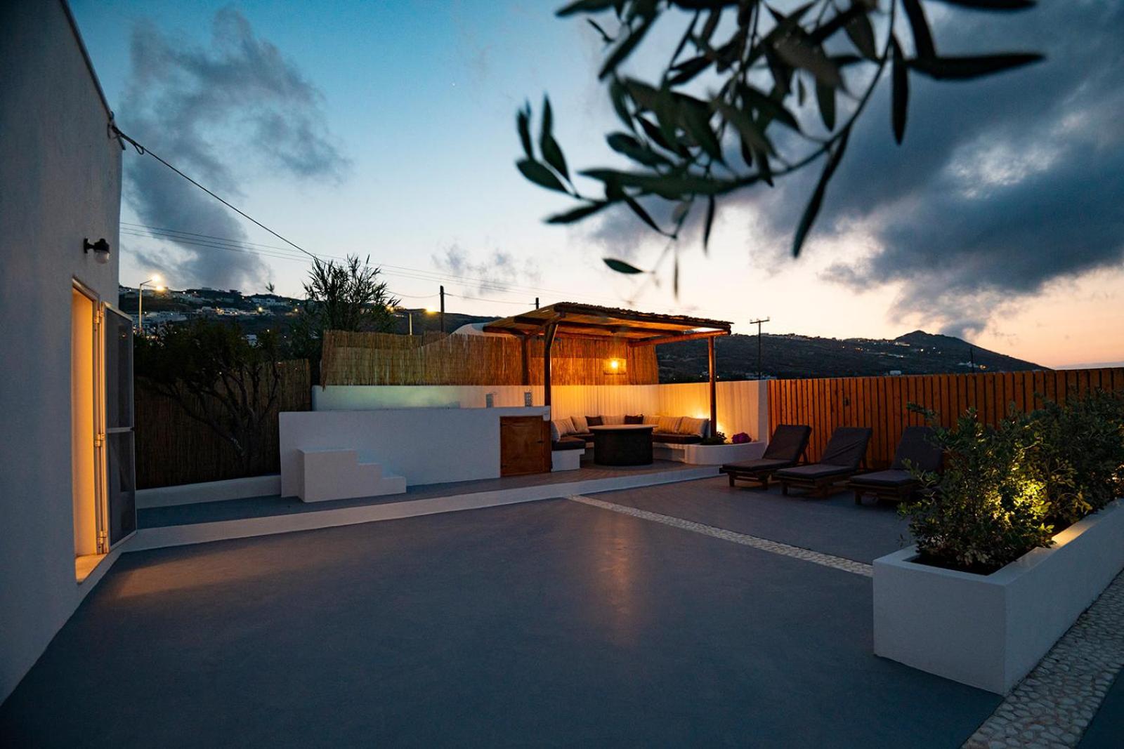 Vourvoúlos Sunrise Villa Santorini מראה חיצוני תמונה