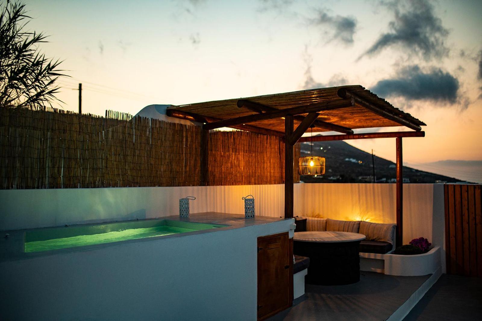 Vourvoúlos Sunrise Villa Santorini מראה חיצוני תמונה