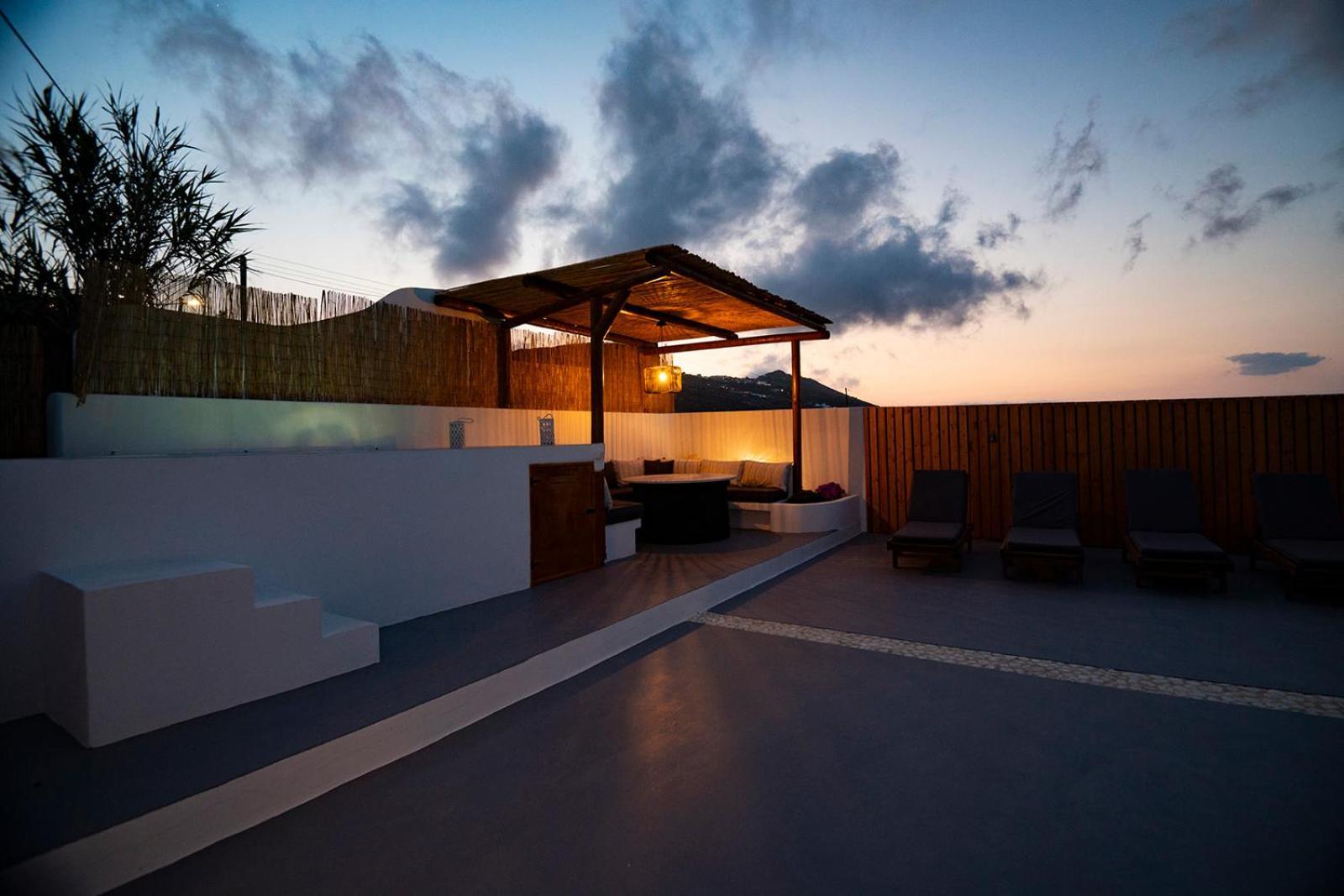 Vourvoúlos Sunrise Villa Santorini מראה חיצוני תמונה