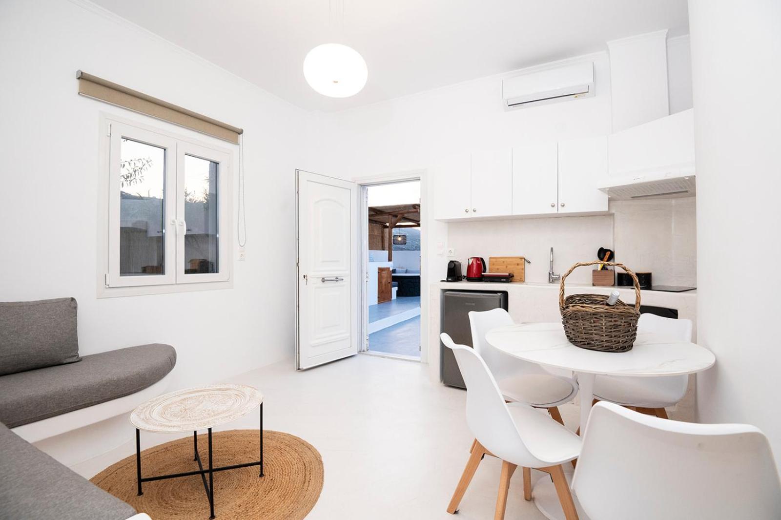 Vourvoúlos Sunrise Villa Santorini מראה חיצוני תמונה